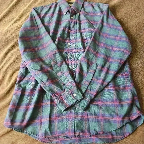 L.L. Bean Green Plaid Casual Button Down Shirt - Picture 4 of 7